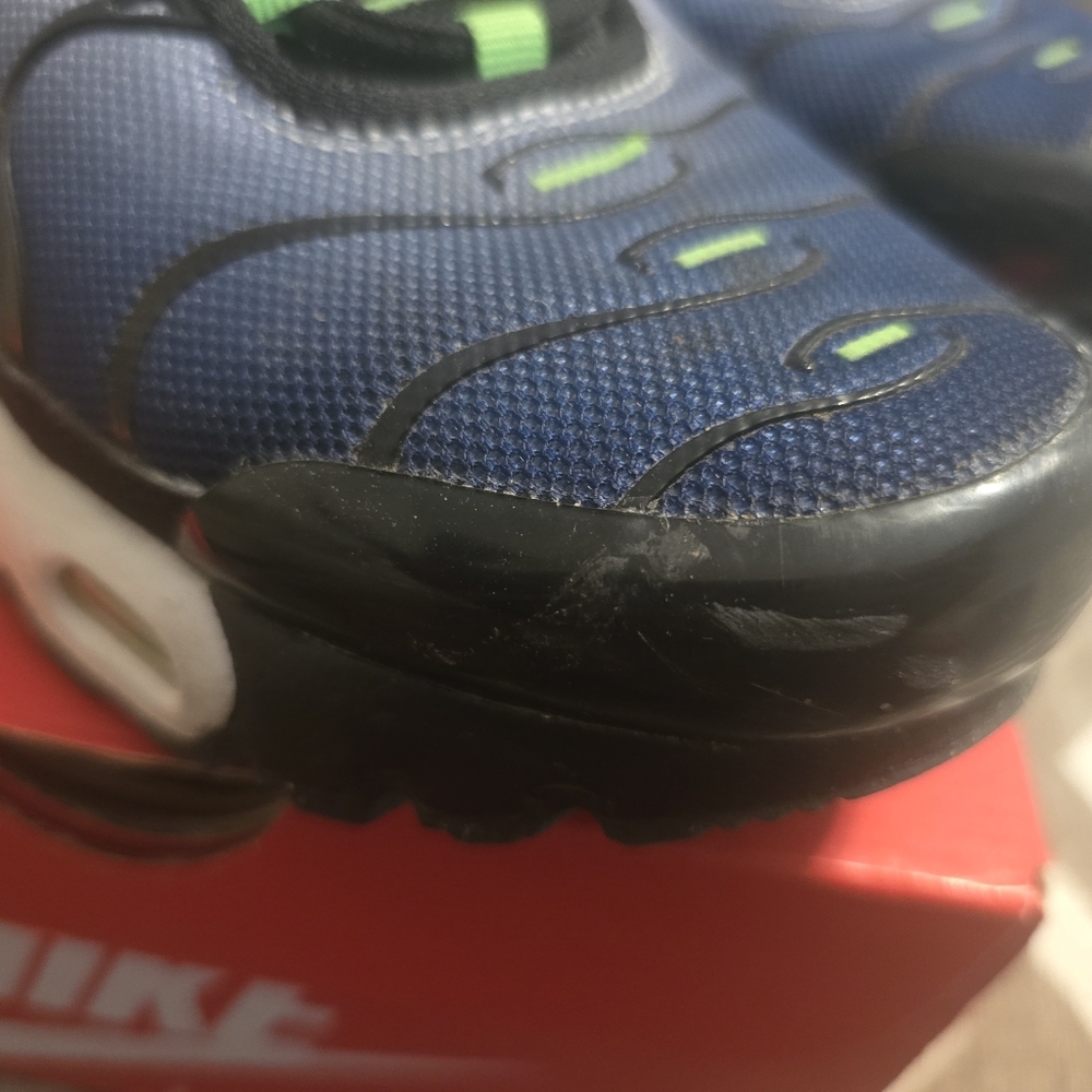 Nike Air Maz Plus (GS) - Picture 2 of 6